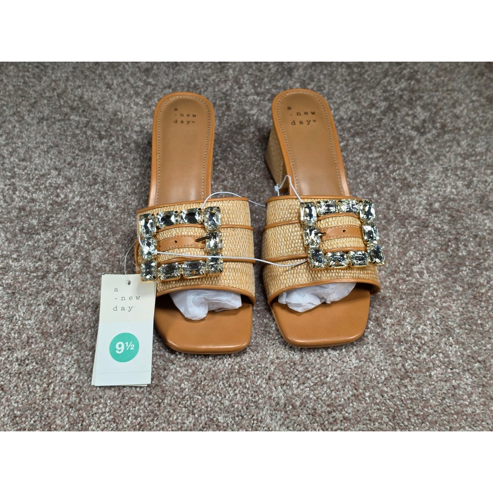A New Day Kathleen Beige Raffia Crystal Buckle Block‎ Heel Slide Sandals 9.5 NEW